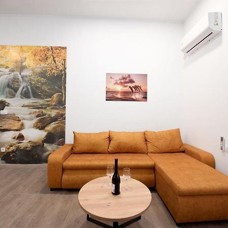 Apartman Cezar Apartment Rijeka Exterior photo