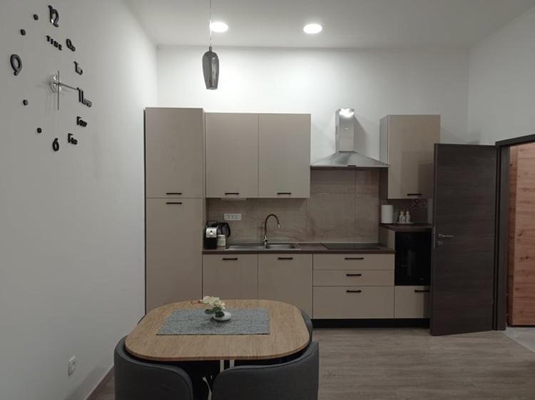 Apartman Cezar Apartment Rijeka Exterior photo